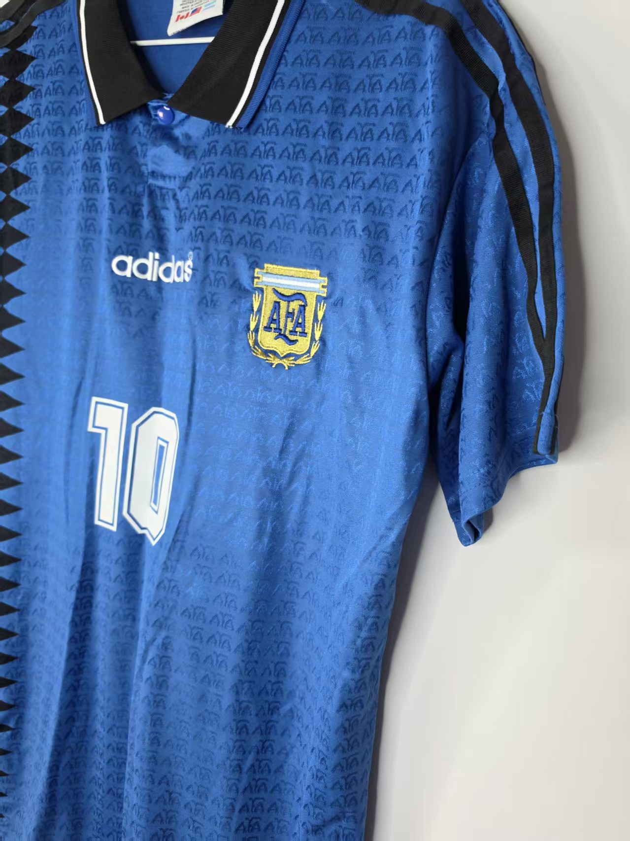 Argentina 1994-Inspired Away Shirt – Maradona 10
