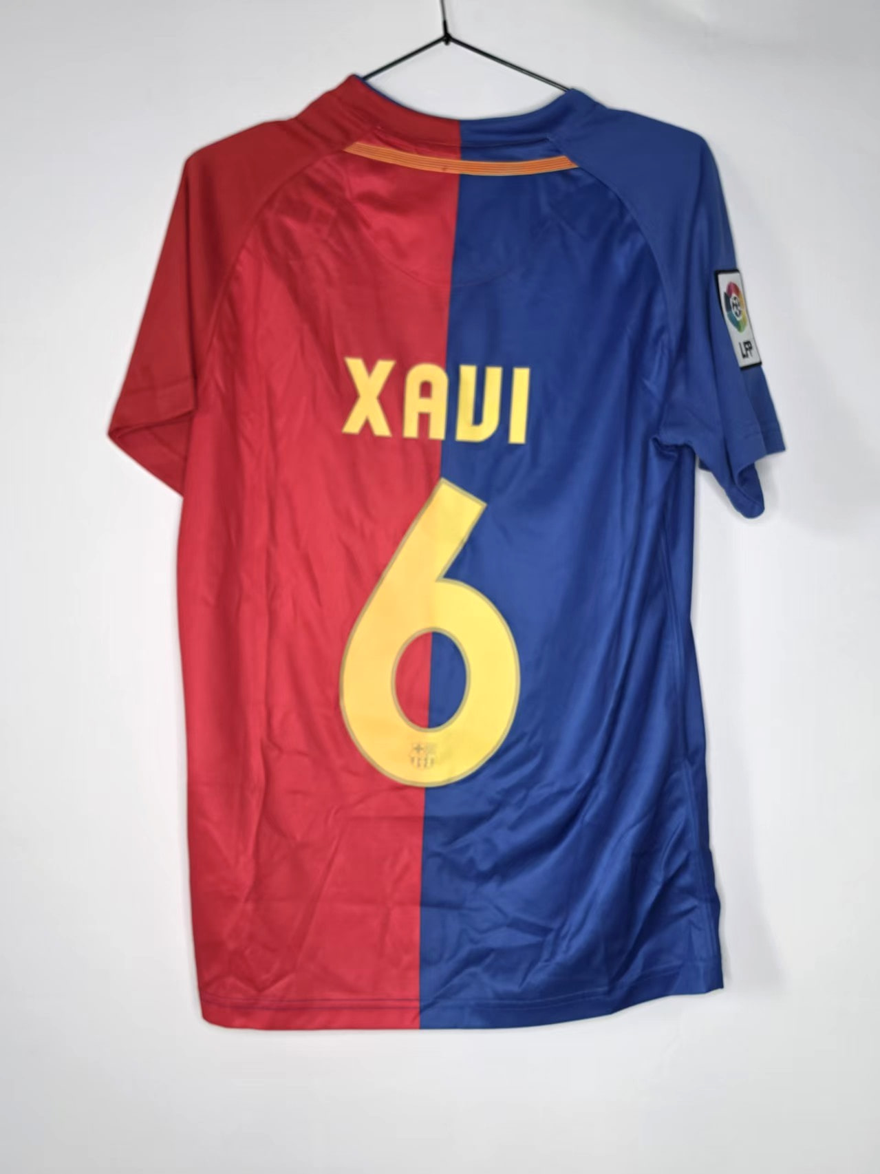 Barcelona 2008/09-Inspired Xavi 6 Home Retro Jersey