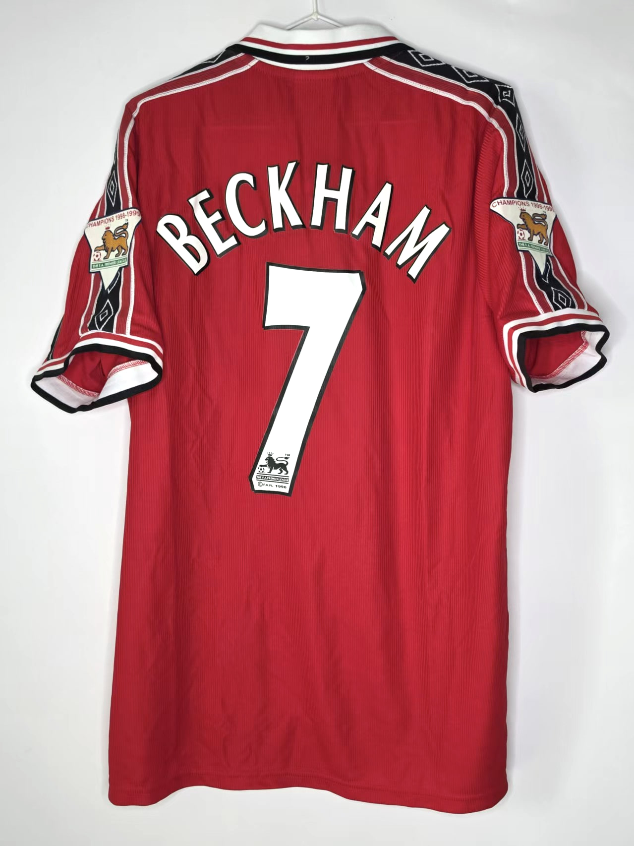Manchester United 1998/99-Inspired Beckham 7 Home Retro Jersey back view