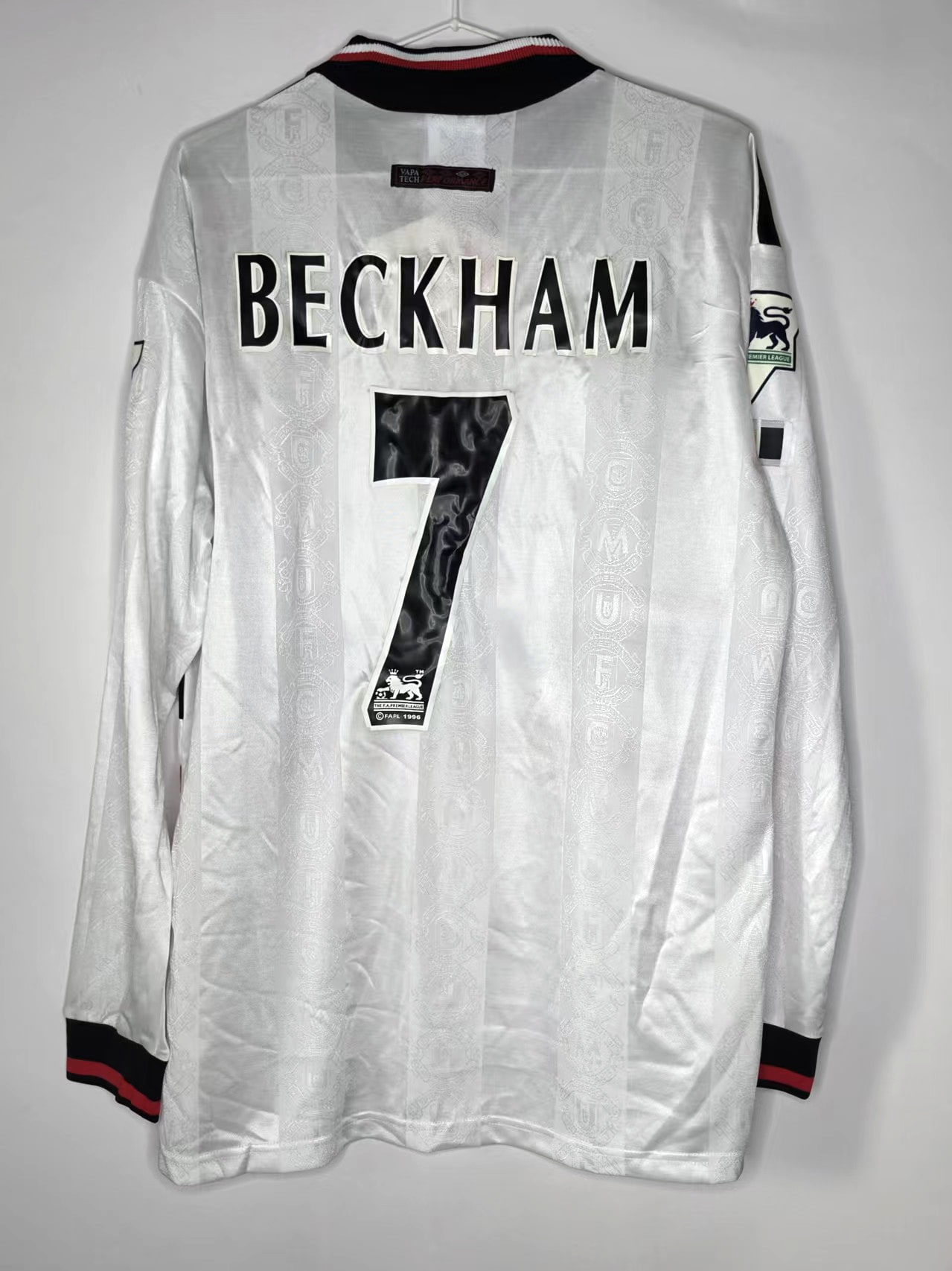 Manchester United 1999/2000-Inspired Beckham 7 Third Retro Jersey back view