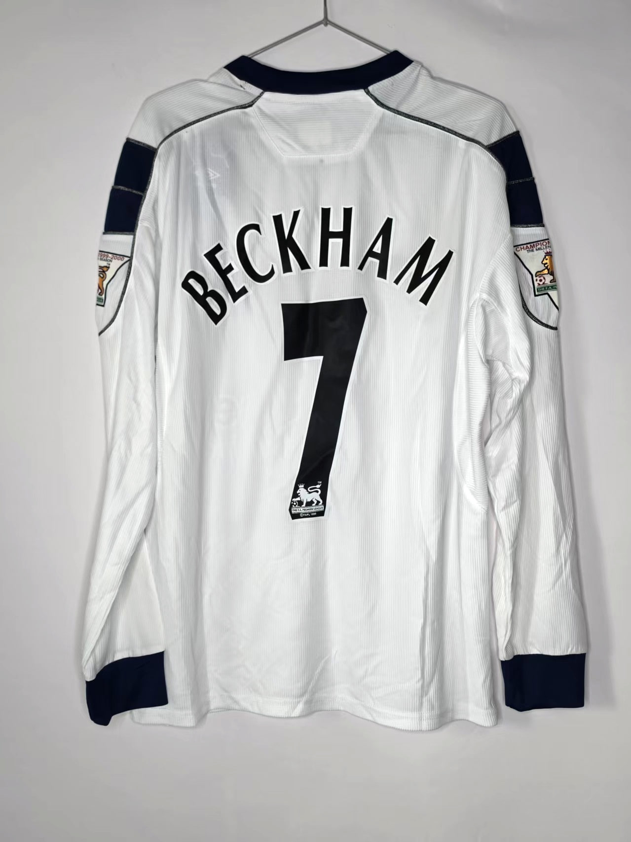 Manchester United 2000/01-Inspired Beckham 7 Long-Sleeve Away Retro Jersey