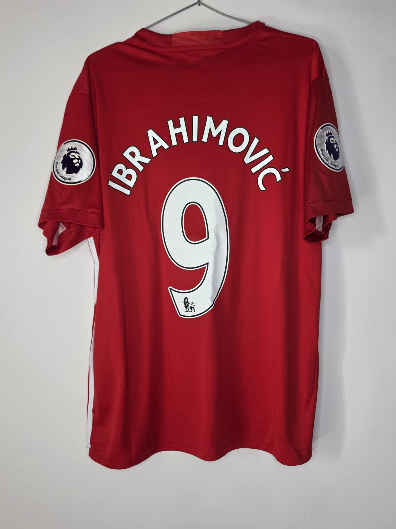 Manchester United 2017-Inspired Home Shirt – Ibrahimović 9 back view