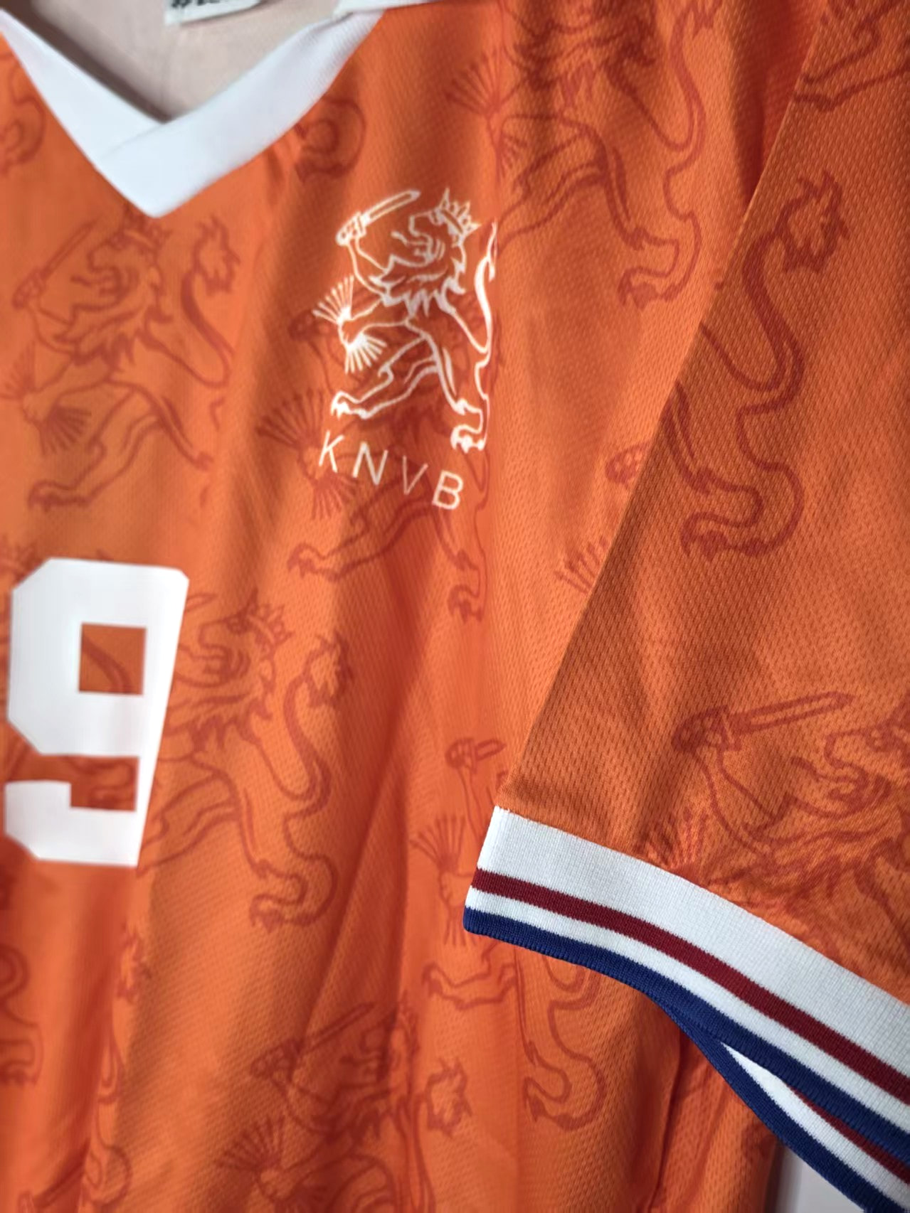 Netherlands 1988-Inspired Van Basten 9 Home Retro Jersey