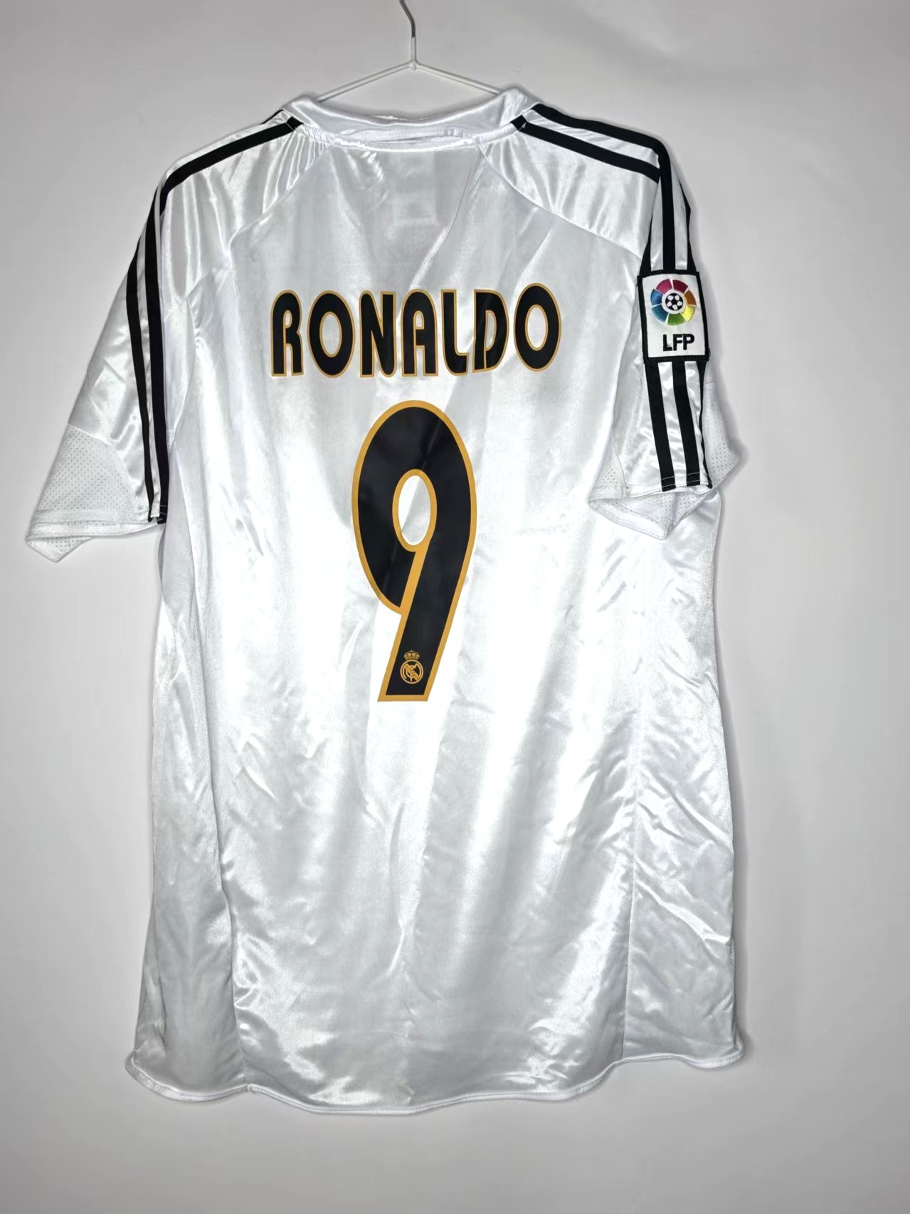 Real Madrid 2002/03-Inspired Ronaldo #9 Retro Jersey back view