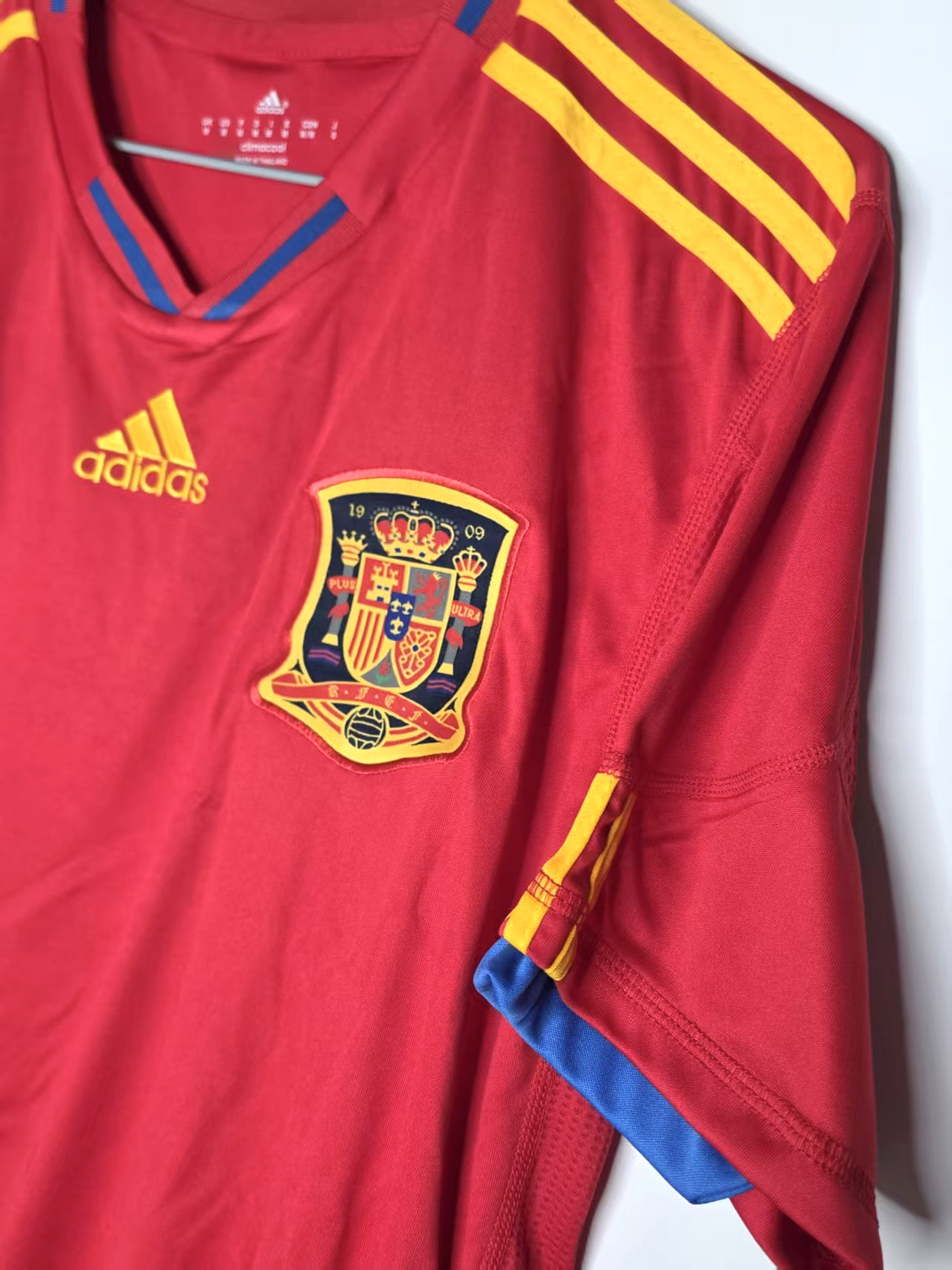 Spain 2010-Inspired Torres 9 Home Retro Jersey